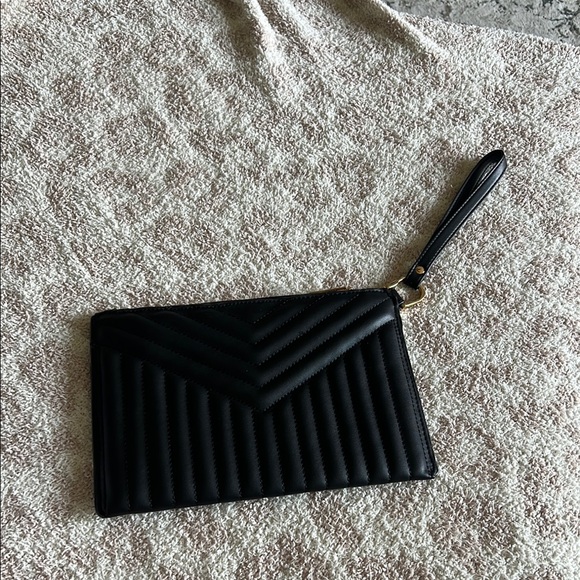 A New Day Black Quilted Wristlet Clutch - Picture 1 of 1